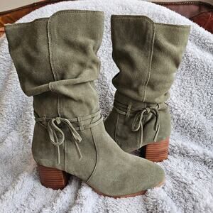 NEW Violet & Red Women's Janine Slouch Suede Leather Boots Size 7M Olive Green‎